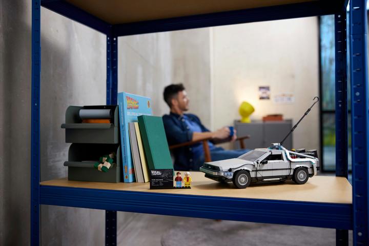 Actual product image LEGO Time machine from Back to the Future (10300, LEGO Icons, LEGO Rare Sets)