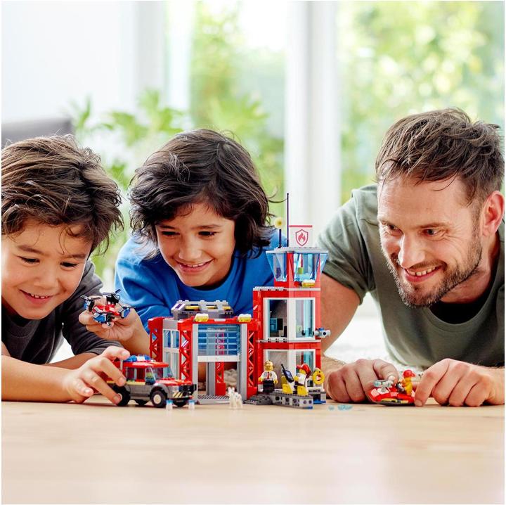 Actual product image LEGO Fire station (60215, LEGO City)