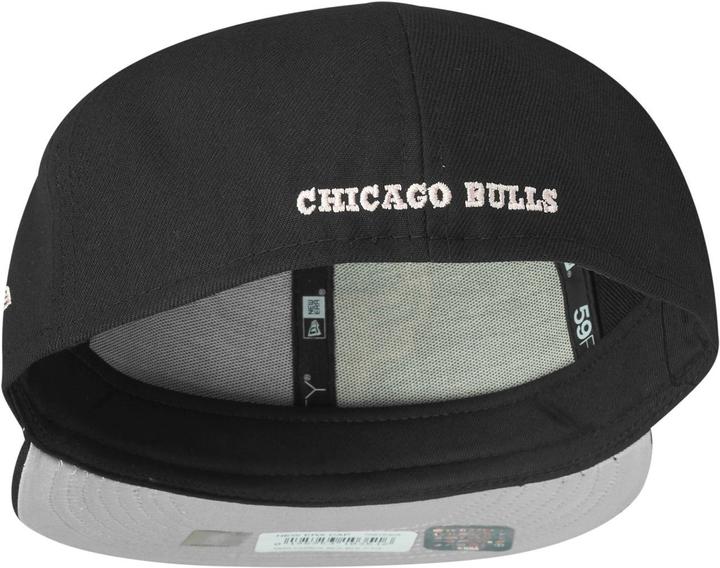 Actual product image New Era 59Fifty Fitted Cap - Chicago Bulls noir / rose (7 1/8)