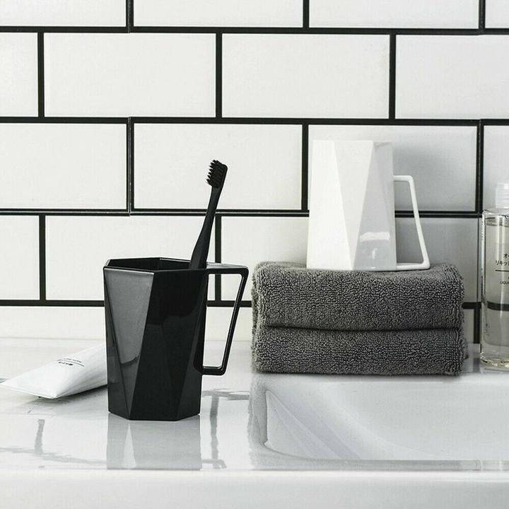 Produktbild JTI Becher aus Kunststoff, geometrisch - Weiss (1 x)