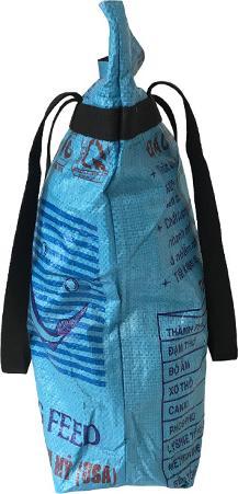 Image du produit Bekos Upcycling - Grand sac à provisions en sacs de nourriture pour poissons recyclés bleu