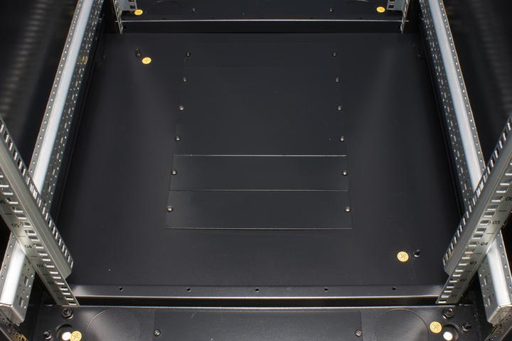 Produktbild Rockstable 19" 32 HE 600x800x1600mm (19 Zoll Rack)