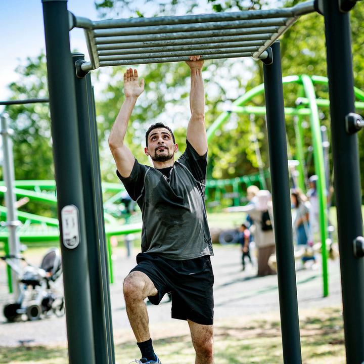 Actual product image Kompan Outdoor fitness equipment Hangelstrecke Pro