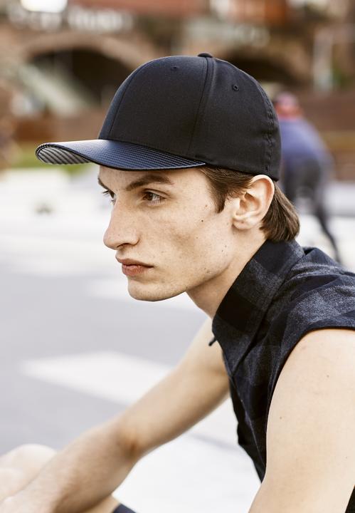 Actual product image Flexfit Carbon (S, M)