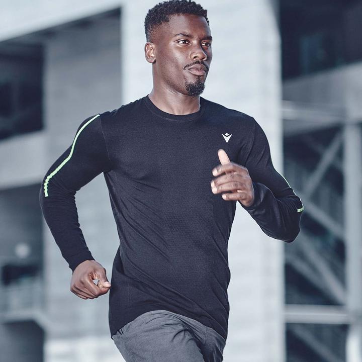 Actual product image Macron Markus running T-shirt for men seamless (S)