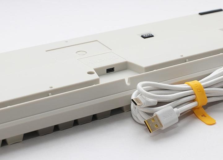 Image du produit Ducky Clavier de jeu Origin Vintage, Cherry MX-Speed-Silver (US) (US, Filaire)