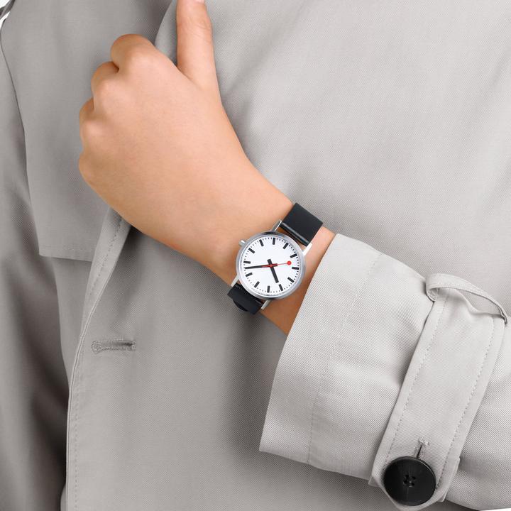 Actual product image Mondaine Classic Pure (Analogue wristwatch, Swiss made, 36 mm)
