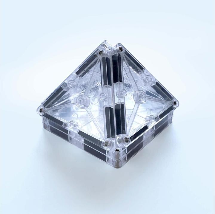 Actual product image Magna-Tiles Ice Set (16 pieces)