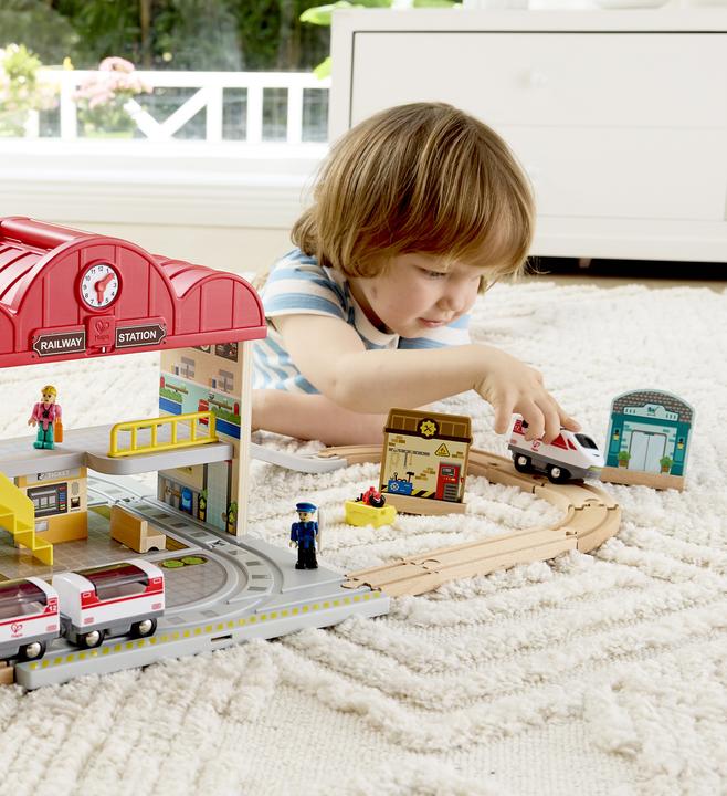 Produktbild Hape Portable Train Station Set