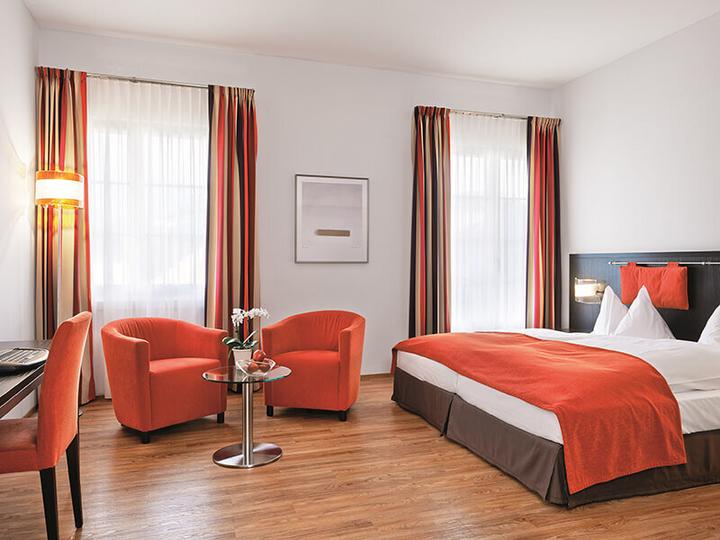 Produktbild Smartbox Bezaubernde Übernachtung mit Gourmet-Dinner in einem 4*-Hotel in der Schweiz (2 Pers.)