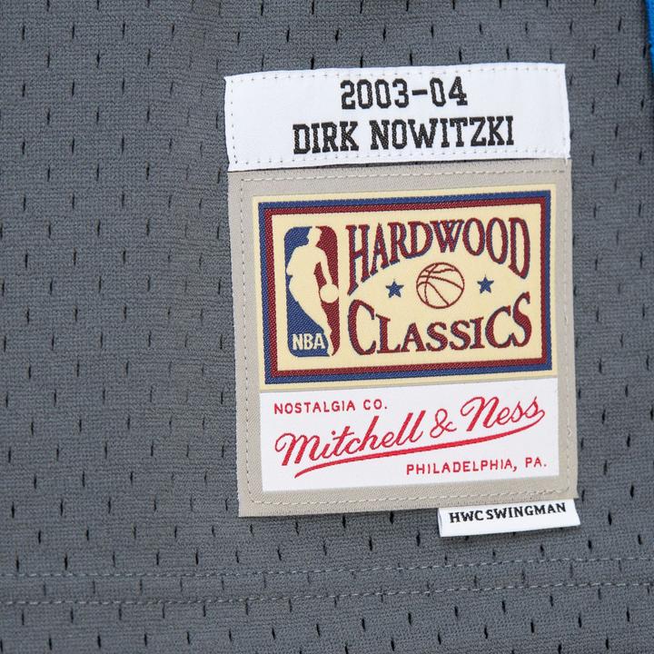 Produktbild Mitchell & Ness Swingman Mesh Jersey Dallas Mavericks 2003-04 Nowitzki - XL (XL)