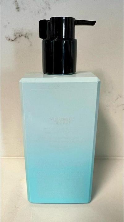 Actual product image Victoria's Secret Bombshell Isle (Body lotion, 250 ml)