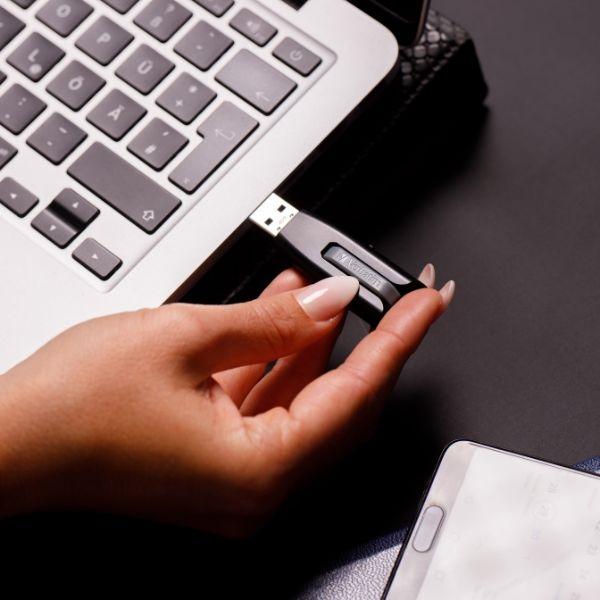Image du produit Verbatim Store 'n' Go V3 (128 Go, USB-A)