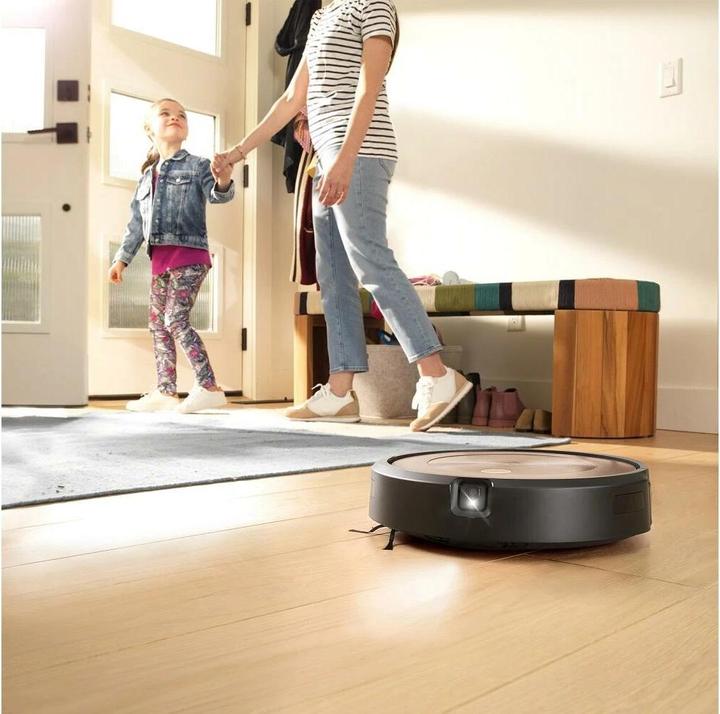 Actual product image iRobot Roomba j9+ (Robot vacuum)