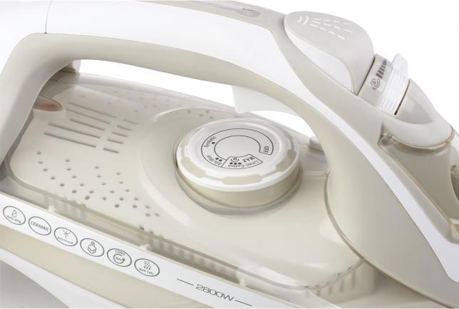 Actual product image Fakir SDA Steam Iron Avanti beige (2800 W, 150 g/min)