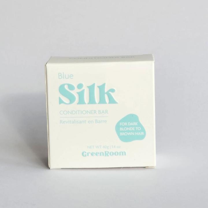 Green Room Silk Color Correction Blue