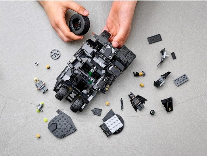 Actual product image LEGO Batmobile Tumbler: Scarecrow Showdown (76239, LEGO DC)
