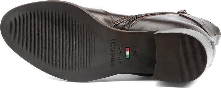Image du produit Nero Giardini Brescia (40)