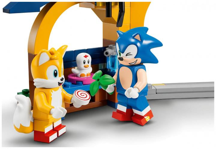 Actual product image LEGO Tails' tornado plane with workshop (76991, LEGO Sonic)