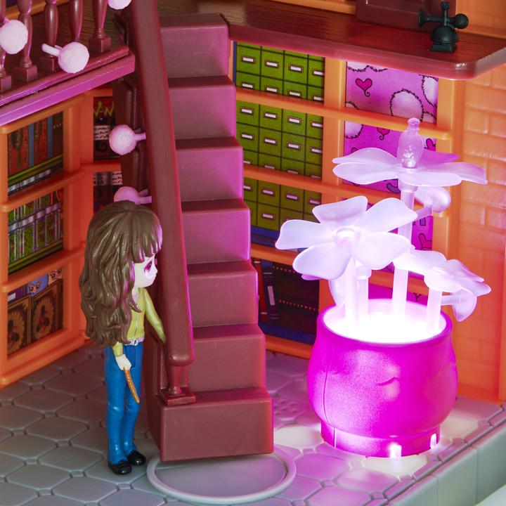 Produktbild Spin Master Wizarding World Harry Potter - Diagon Alley (Winkelgasse) Spielset mit Licht und Sound sowie 2