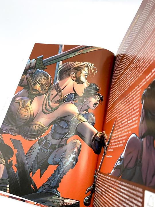Actual product image Panini Wonder Woman - Göttin des Krieges (Deluxe Collection) (German, David Finch, 2020)