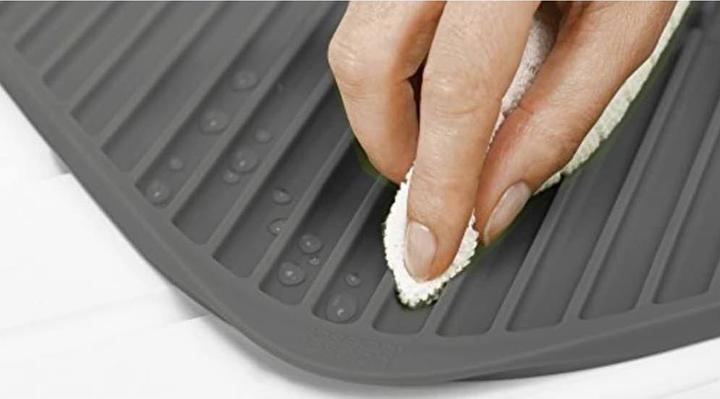 Produktbild Joseph Joseph Flume Abtropfmatte gross, grau, 31.4x43.4 cm