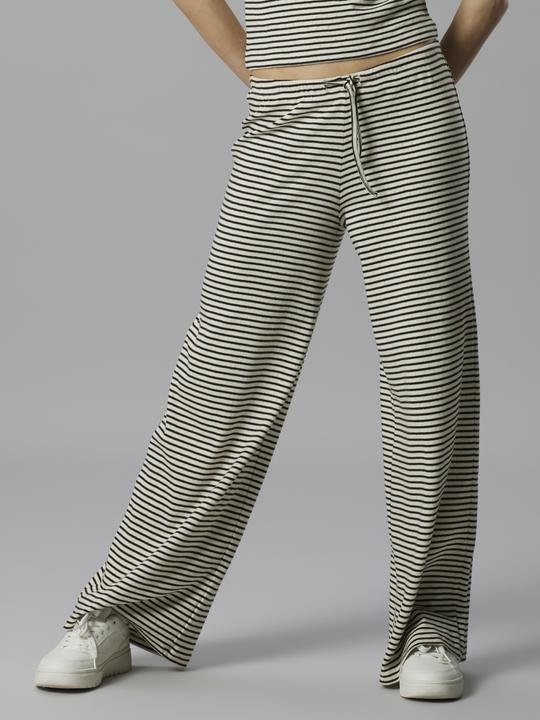 Actual product image Lmtd Wide Leg Hose (146)