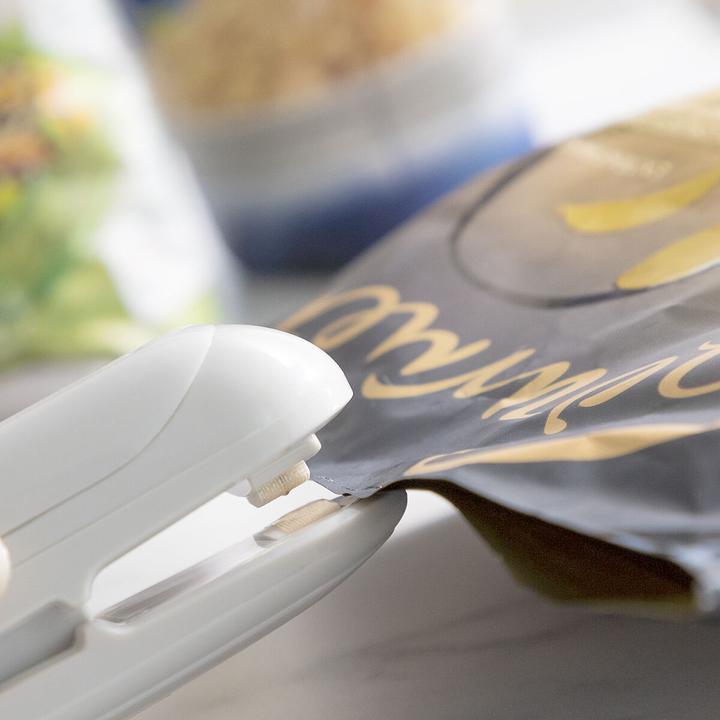 Produktbild InnovaGoods Beutelverschliesser mit Cutter und Aufhänger Baseyl (1 x)