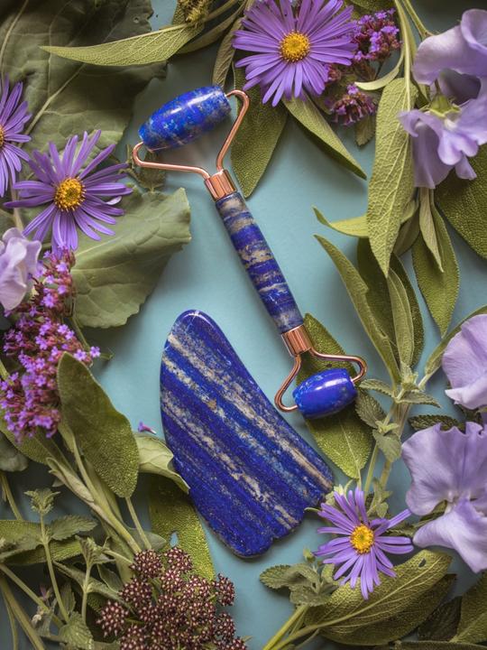 Actual product image YÙ Beauty Lapislazuli Gua Sha Beauty Stone