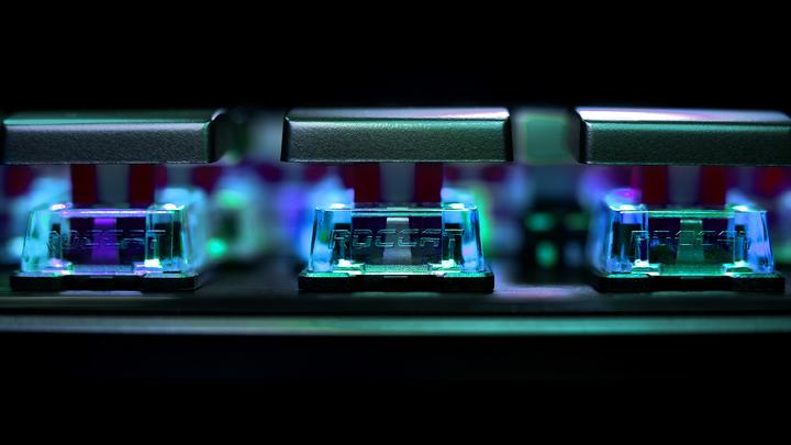Produktbild Roccat Vulcan TKL Pro (CH, Kabelgebunden)