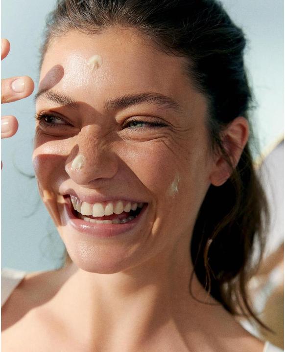 Actual product image NIVEA Derma Skin Clear Night Peel Ser (new) 40 ml (40 ml)
