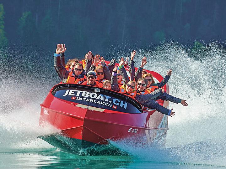 Actual product image Smartbox Plaisir aquatique à Interlaken : tour en jet boat avec briefing pour 1 enfant (1 pers.)