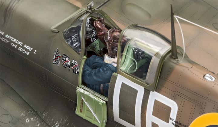 Image du produit Revell Coffret cadeau Spitfire Mk.V Iron Maiden