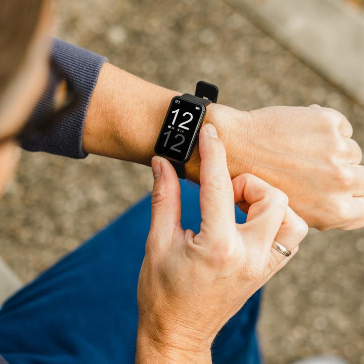 Actual product image Xcoast Cadiz - Black Fitness Band (46 mm)