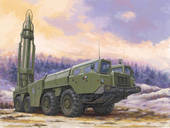Actual product image Hobby Boss Soviet(9P117M1) Launcher w. R17 Rocket of 9K72 Missile Complex "Elbrus"(Scud B)