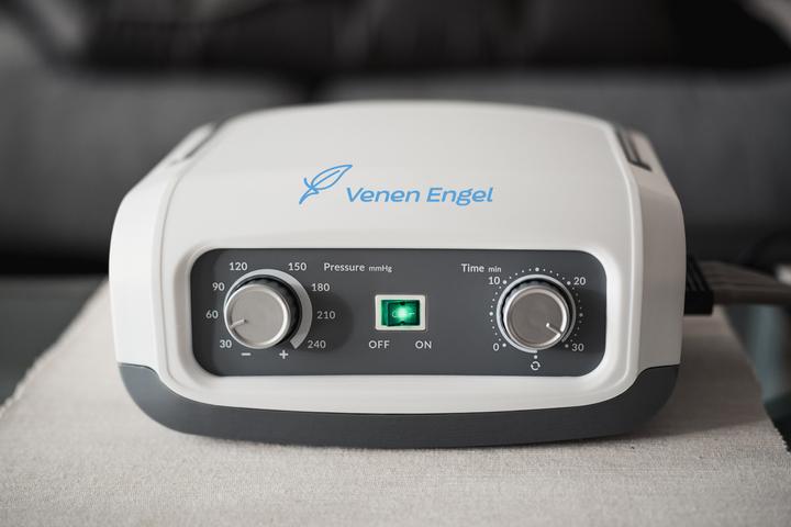 Actual product image Venen Engel 4 with leg cuffs