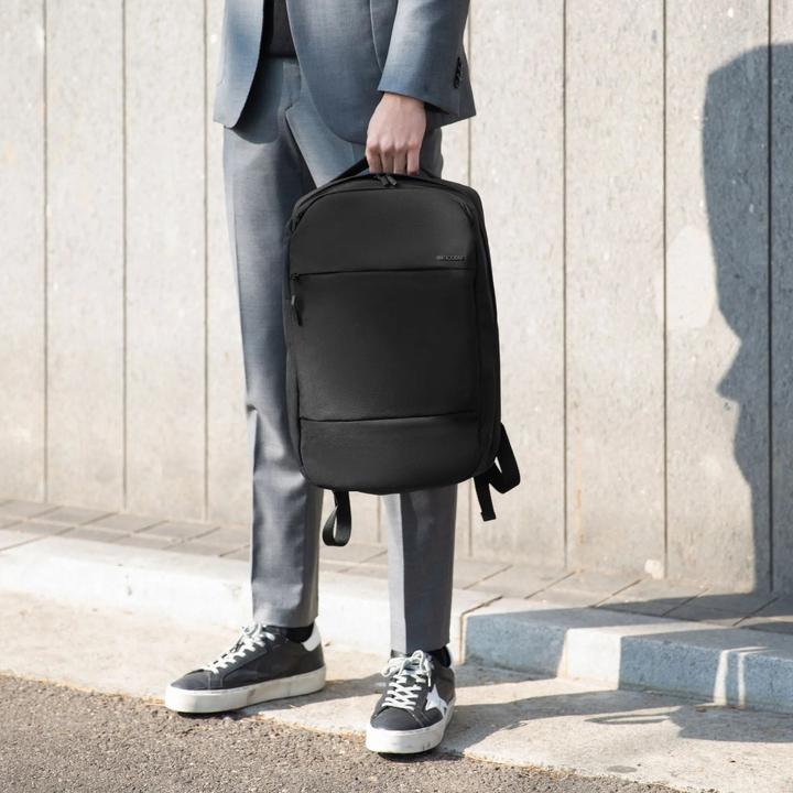 Actual product image Incase City Compact (17.50 l)