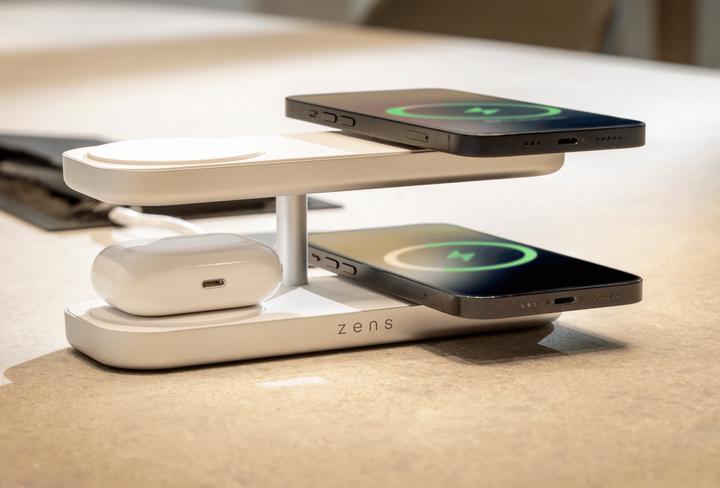 Actual product image Zens Quattro Wireless Charger Pro 4 MagSafe 4x15W (15 W)