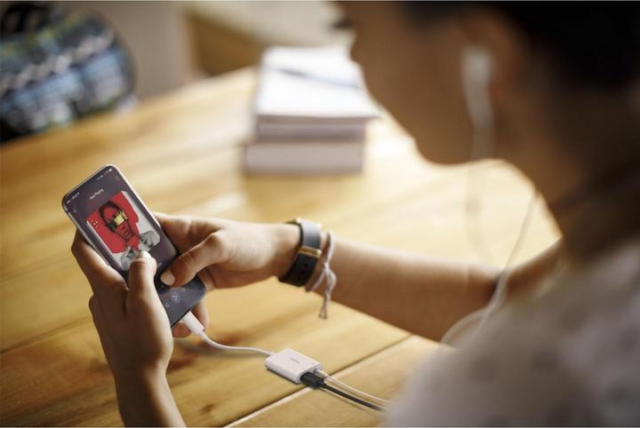 Actual product image Belkin RockStar Adapter (3.5mm socket, USB Type C)