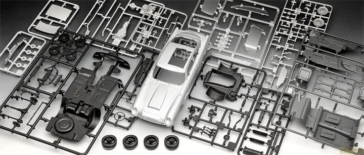 Actual product image Revell James Bond Aston Martin DB5