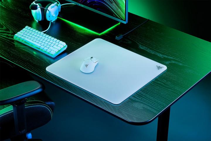 Actual product image Razer Atlas (L)