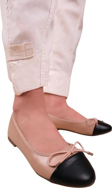 Actual product image Where's That From Womens/Ladies Janice Bow Extra Wide Ballerina Flats (41)