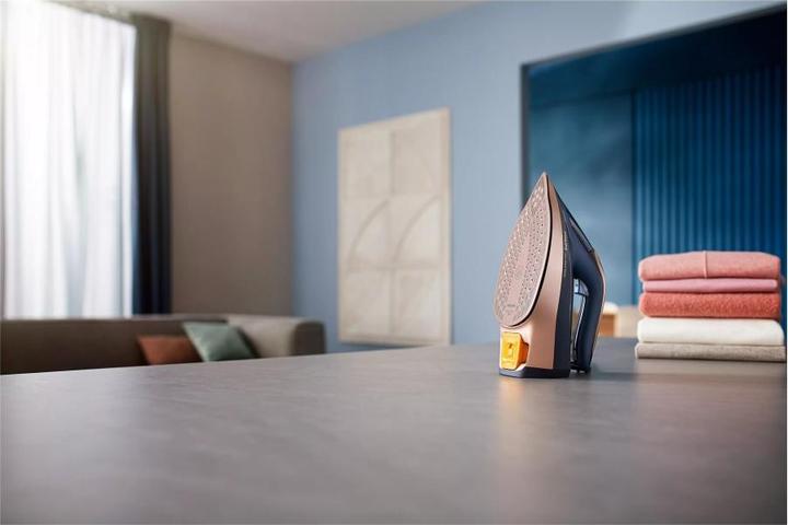 Actual product image Philips Iron DST805020 (3000 W, 260 g/min)