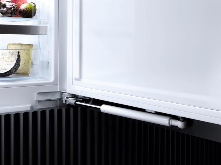 Produktbild Miele Kühl- / Gefrierkombination KF 7742 B (255 l)