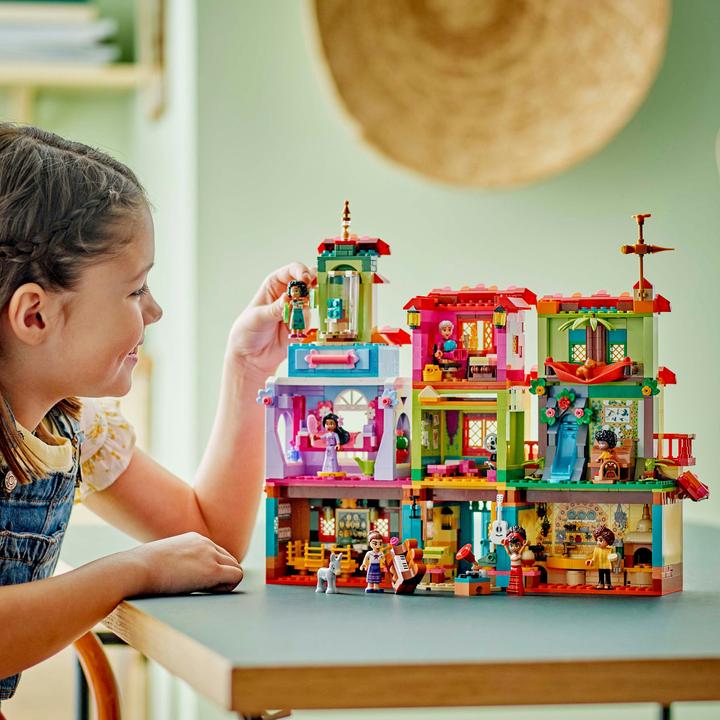 Produktbild LEGO Das magische Haus der Madrigals (43245, LEGO Disney)