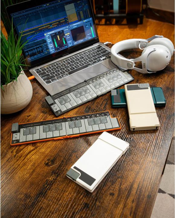 Actual product image Korg Keyboard Controller nanoKEY Fold Lava Orange Limited (Keyboards)
