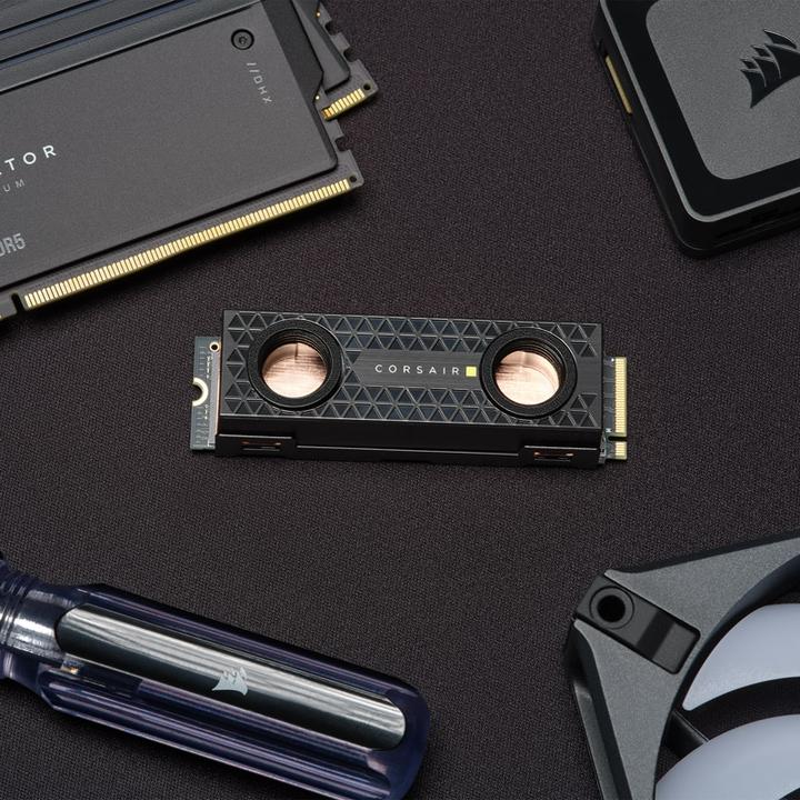 Produktbild Corsair MP700 PRO Hydro X Series (2000 GB, M.2 2280)