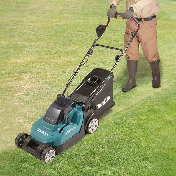 Productafbeelding Makita DLM382CM2 (Oplaadbare batterij)