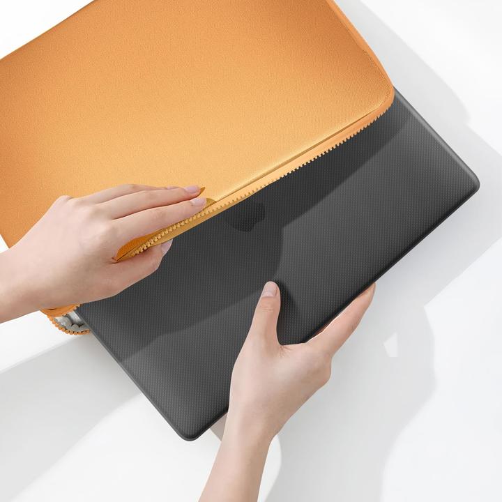 Immagine prodotto Incase Hardshell Case for MacBook Air (15", Apple)