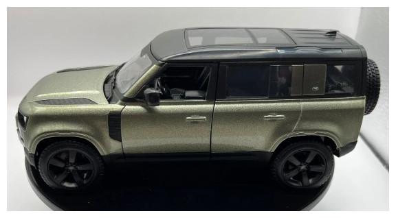 Actual product image Bburago Land Rover Defender
